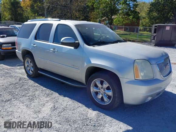 ✅ 2010 GMC Yukon Denali • VIN: 1GKUKEEF7AR202423 • Lot: 43450619. Listed on IAAI with 220,158 mi. Free auction sales archive from the USA and detailed vehicle history report at DreamBid. Image 1.