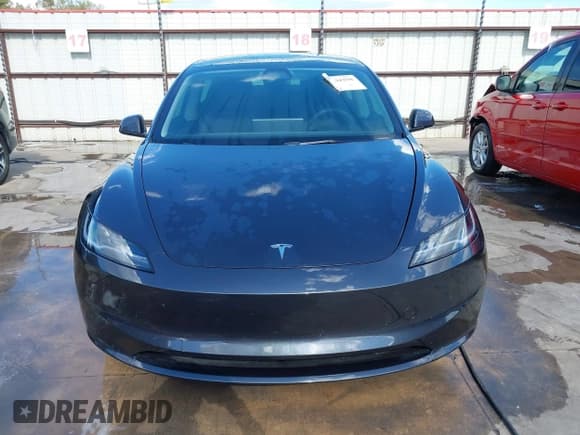 ✅ 2025 Tesla Model 3 Long Range • VIN: 5YJ3E1EA5SF978729 • Lot: 43384298. Wystawiony na IAAI z przebiegiem 11 689 mil. Bezpłatny archiwum sprzedaży aukcyjnych z USA i szczegółowy raport historii pojazdu na DreamBid. Zdjęcie 13.