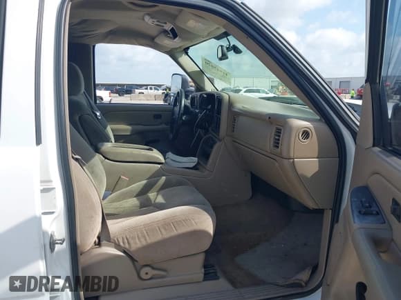 ✅ 2006 Chevrolet Silverado 2500HD LT2 • VIN: 1GCHK23U56F109356 • Lot: 42545620. Wystawiony na IAAI z przebiegiem 198 072 mil. Bezpłatny archiwum sprzedaży aukcyjnych z USA i szczegółowy raport historii pojazdu na DreamBid. Zdjęcie 5.