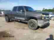 ✅ 2005 Chevrolet Silverado 1500 LS • VIN: 1GCEK19V45E151261 • Lot: 61556275. Wystawiony na Copart z przebiegiem 329 943 mil mil. Skorzystaj z bezpłatnego archiwum sprzedaży aukcyjnych z USA i zobacz szczegółowy raport historii pojazdu na DreamBid. Zdjęcie 4.
