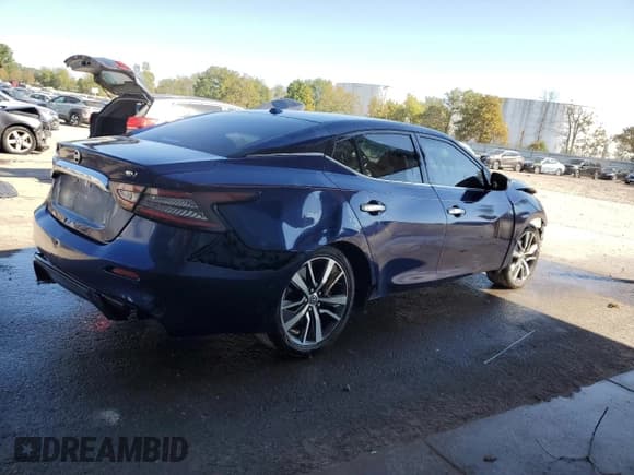 ✅ 2019 Nissan Maxima SV • VIN: 1N4AA6AV4KC368588 • Lot: 84033005. Wystawiony na Copart z przebiegiem 117 581 mil. Bezpłatny archiwum sprzedaży aukcyjnych z USA i szczegółowy raport historii pojazdu na DreamBid. Zdjęcie 3.