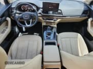 ✅ 2022 Audi Q5 Premium Plus • VIN: WA1BBAFY2N2131085 • Lot: 63270095. Wystawiony na Copart z przebiegiem 26 103 mil. Bezpłatny archiwum sprzedaży aukcyjnych z USA i szczegółowy raport historii pojazdu na DreamBid. Zdjęcie 8.