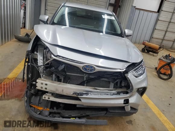 ✅ 2022 Toyota Highlander Hybrid LE • VIN: 5TDBBRCH3NS560219 • Lot: 90651365. Listed on Copart with Not provided. Free auction sales archive from the USA and detailed vehicle history report at DreamBid. Image 5.