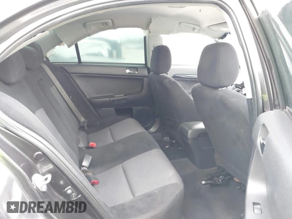 ✅ 2015 Mitsubishi Lancer Evolution GSR • VIN: JA32W8FV9FU008834 • Lot: 42101157. Wystawiony na IAAI z przebiegiem 82 154 mil. Bezpłatny archiwum sprzedaży aukcyjnych z USA i szczegółowy raport historii pojazdu na DreamBid. Zdjęcie 8.