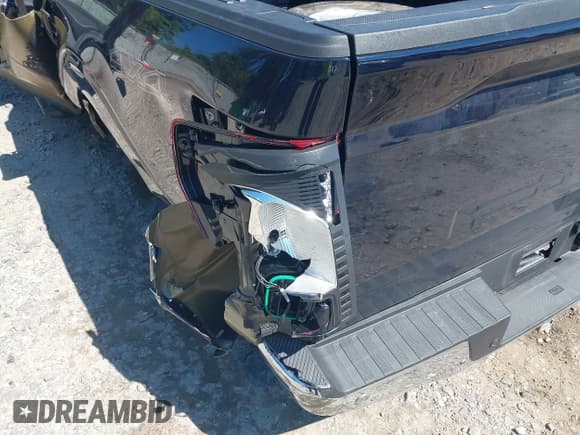 ✅ 2025 Ford F-150 XL • VIN: 1FTMF1LP2SKD18160 • Lot: 43058340. Wystawiony na IAAI z przebiegiem 4 949 mil. Bezpłatny archiwum sprzedaży aukcyjnych z USA i szczegółowy raport historii pojazdu na DreamBid. Zdjęcie 18.