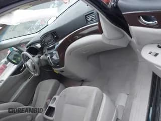 ✅ 2014 Nissan Quest SV • VIN: JN8AE2KP1E9101051 • Lot: 43653598. Wystawiony na IAAI z przebiegiem 135 645 mil. Bezpłatny archiwum sprzedaży aukcyjnych z USA i szczegółowy raport historii pojazdu na DreamBid. Zdjęcie 5.