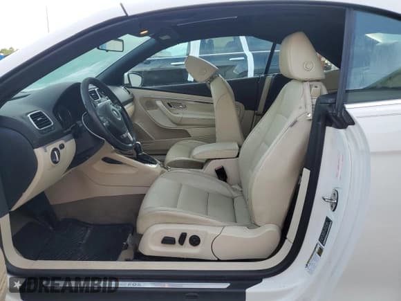 ✅ 2012 Volkswagen Eos Komfort • VIN: WVWBW7AH7CV021617 • Лот: 63940455. Опубликован ранее на Copart с пробегом 115 987 миль. Бесплатный доступ к архиву аукционных продаж из США и подробный отчёт об истории автомобиля на DreamBid. Изображение 12.