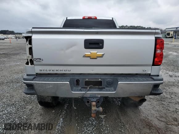 ✅ 2015 Chevrolet Silverado 2500HD LT • VIN: 1GC1CVEG6FF577751 • Lot: 46105205. Wystawiony na Copart z przebiegiem 226 829 mil. Bezpłatny archiwum sprzedaży aukcyjnych z USA i szczegółowy raport historii pojazdu na DreamBid. Zdjęcie 6.