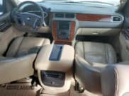 ✅ 2010 Chevrolet Suburban LTZ • VIN: 1GNUCKE03AR145230 • Lot: 80114884. Wystawiony na Copart z przebiegiem 289 420 mil. Bezpłatny archiwum sprzedaży aukcyjnych z USA i szczegółowy raport historii pojazdu na DreamBid. Zdjęcie 8.