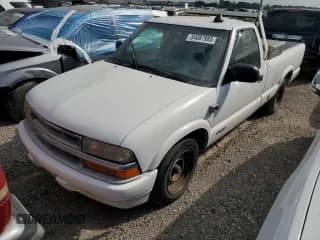 ✅ 2000 Chevrolet S-10 LS • VIN: 1GCCS14W3Y8227322 • Лот: 54087985. Опубликован ранее на Copart с пробегом 82 386 миль. Бесплатный доступ к архиву аукционных продаж из США и подробный отчёт об истории автомобиля на DreamBid. Изображение 1.