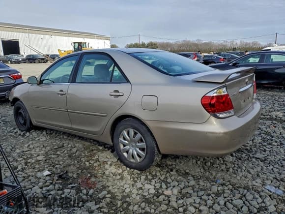 ✅ 2006 Toyota Camry LE • VIN: 4T1BE32K46U738052 • Lot: 96002635. Listed on Copart with 193,432 mi. Free auction sales archive from the USA and detailed vehicle history report at DreamBid. Image 2.