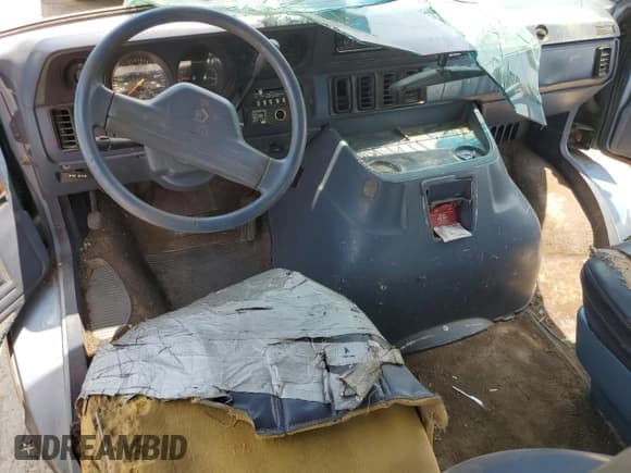 ✅ 1992 Dodge Passenger • VIN: 2B5WB35ZXNK137538 • Lot: 84401405. Wystawiony na Copart z przebiegiem 195 177 mil. Bezpłatny archiwum sprzedaży aukcyjnych z USA i szczegółowy raport historii pojazdu na DreamBid. Zdjęcie 8.