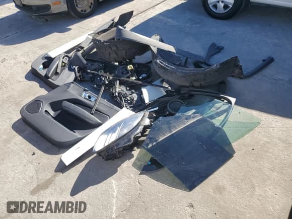 ✅ 2019 Volvo XC60 Momentum • VIN: LYV102DK9KB251729 • Lot: 87288785. Listed on Copart with 50,634 mi. Free auction sales archive from the USA and detailed vehicle history report at DreamBid. Image 13.