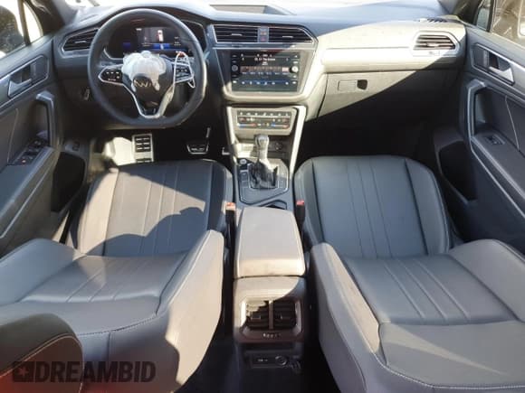 ✅ 2022 Volkswagen Tiguan SE R-Line Black • VIN: 3VVCB7AX0NM091272 • Лот: 90993415. Опубликован ранее на Copart с пробегом 33 527 миль. Бесплатный доступ к архиву аукционных продаж из США и подробный отчёт об истории автомобиля на DreamBid. Изображение 8.