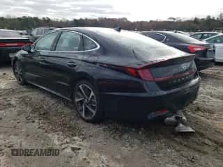2022 Hyundai Sonata SEL Plus z VIN KMHL44J22NA241094, wystawiony jako Copart lot #69812842 z przebiegiem 2 868 mil mil oraz . Historia ofert i sprzedaży dostępna na DreamBid. Obrazek 2.