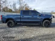 ✅ 2022 Chevrolet Silverado 1500 LT Trail Boss • VIN: 3GCUDFET3NG553742 • Lot: 85265905. Wystawiony na Copart z przebiegiem 41 518 mil. Bezpłatny archiwum sprzedaży aukcyjnych z USA i szczegółowy raport historii pojazdu na DreamBid. Zdjęcie 12.