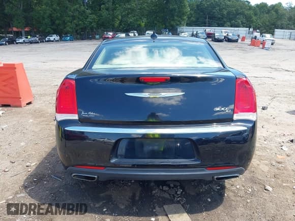 ✅ 2015 Chrysler 300 C • VIN: 2C3CCAEG4FH842008 • Lot: 43070434. Wystawiony na IAAI z przebiegiem 108 365 mil. Bezpłatny archiwum sprzedaży aukcyjnych z USA i szczegółowy raport historii pojazdu na DreamBid. Zdjęcie 16.