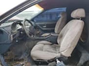 ✅ 1990 Ford Thunderbird • VIN: 1FAPP6046LH182637 • Lot: 82300484. Wystawiony na Copart z przebiegiem 149 365 mil. Bezpłatny archiwum sprzedaży aukcyjnych z USA i szczegółowy raport historii pojazdu na DreamBid. Zdjęcie 7.