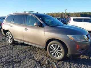 ✅ 2013 Nissan Pathfinder SL • VIN: 5N1AR2MM2DC618097 • Lot: 43610988. Listed on IAAI with 160,124 mi. Free auction sales archive from the USA and detailed vehicle history report at DreamBid. Image 1.