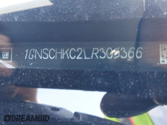 ✅ 2020 Chevrolet Suburban LT • VIN: 1GNSCHKC2LR305366 • Lot: 42080587. Wystawiony na IAAI z przebiegiem 163 540 mil. Bezpłatny archiwum sprzedaży aukcyjnych z USA i szczegółowy raport historii pojazdu na DreamBid. Zdjęcie 9.