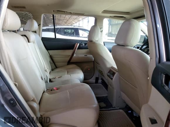 ✅ 2013 Toyota Highlander Limited • VIN: JTEDC3EH6D2018744 • Лот: 80688465. Опубликован ранее на Copart с пробегом 154 140 миль. Бесплатный доступ к архиву аукционных продаж из США и подробный отчёт об истории автомобиля на DreamBid. Изображение 11.