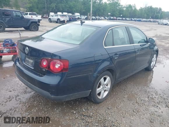 ✅ 2009 Volkswagen Jetta SE • VIN: 3VWRZ71KX9M077567 • Lot: 42445517. Listed on IAAI with 163,101 mi. Free auction sales archive from the USA and detailed vehicle history report at DreamBid. Image 4.