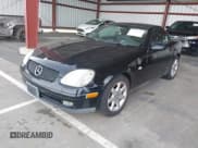 ✅ 1998 Mercedes-Benz SLK 230/320 • VIN: WDBKK47F5WF025775 • Lot: 43853231. Listed on IAAI with 194,697 mi. Free auction sales archive from the USA and detailed vehicle history report at DreamBid. Image 2.