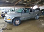 ✅ 2002 Chevrolet S-10 LS • VIN: 1GCDT19WX28203312 • Лот: 50012275. Опубликован ранее на Copart с пробегом 253 514 миль. Бесплатный доступ к архиву аукционных продаж из США и подробный отчёт об истории автомобиля на DreamBid. Изображение 1.