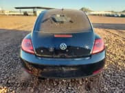 ✅ 2014 Volkswagen Beetle Entry • VIN: 3VWF17AT0EM638226 • Lot: 90055925. Wystawiony na Copart z przebiegiem 165 071 mil. Bezpłatny archiwum sprzedaży aukcyjnych z USA i szczegółowy raport historii pojazdu na DreamBid. Zdjęcie 6.