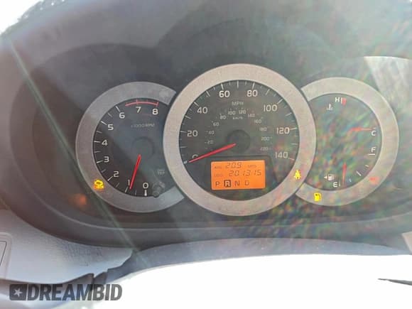 ✅ 2012 Toyota RAV4 • VIN: JTMZF4DV1CD031936 • Лот: 96764285. Опубликован ранее на Copart с пробегом 201 315 миль. Бесплатный доступ к архиву аукционных продаж из США и подробный отчёт об истории автомобиля на DreamBid. Изображение 8.