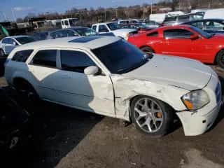 2005 Dodge Magnum RT с VIN 2D8GV58235H682430, выставлен на аукционе Copart как лот 44499215 с пробегом 177 090 миль миль и Списание • Salvage title. История ставок и продаж доступна на DreamBid. Изображение 4.