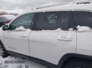 ✅ 2016 Jeep Cherokee Limited • VIN: 1C4PJMDS4GW300243 • Lot: 43831215. Wystawiony na IAAI z przebiegiem 341 024 mil. Bezpłatny archiwum sprzedaży aukcyjnych z USA i szczegółowy raport historii pojazdu na DreamBid. Zdjęcie 14.