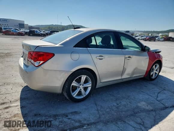 2016 Chevrolet Cruze LT z VIN 1G1PF5SB8G7165037, wystawiony jako Copart lot #82508575 z przebiegiem 118 598 mil mil oraz Szkoda całkowita • Salvage title. Historia ofert i sprzedaży dostępna na DreamBid. Obrazek 3.
