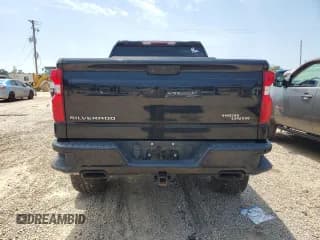 ✅ 2021 Chevrolet Silverado 1500 High Country • VIN: 1GCUYHED9MZ376671 • Lot: 54815384. Wystawiony na Copart z przebiegiem 78 941 mil. Bezpłatny archiwum sprzedaży aukcyjnych z USA i szczegółowy raport historii pojazdu na DreamBid. Zdjęcie 6.