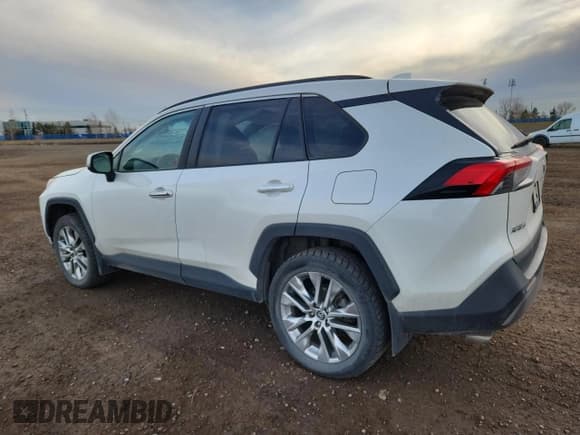 ✅ 2021 Toyota RAV4 Limited • VIN: 2T3D1RFV9MW141981 • Lot: 93329515. Listed on Copart with 84,742 mi. Free auction sales archive from the USA and detailed vehicle history report at DreamBid. Image 2.