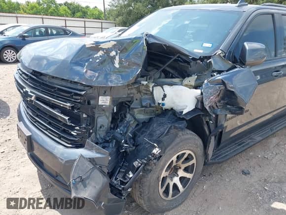 ✅ 2021 Chevrolet Suburban RST • VIN: 1GNSCEKD5MR228825 • Lot: 42916245. Wystawiony na IAAI z przebiegiem 52 657 mil. Bezpłatny archiwum sprzedaży aukcyjnych z USA i szczegółowy raport historii pojazdu na DreamBid. Zdjęcie 6.