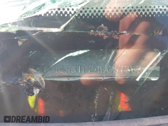 ✅ 2004 Ford F-350 XL • VIN: 1FTSW31P24EC57383 • Lot: 42248001. Listed on IAAI with Not provided. Free auction sales archive from the USA and detailed vehicle history report at DreamBid. Image 9.