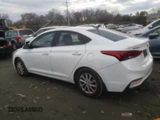 2019 Hyundai Accent SE z VIN 3KPC24A34KE088200, wystawiony jako Copart lot #79451553 z przebiegiem 98 641 mil mil oraz . Historia ofert i sprzedaży dostępna na DreamBid. Obrazek 2.