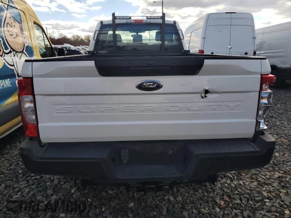 ✅ 2022 Ford F-250 XL • VIN: 1FTBF2B65NEG17070 • Lot: 91765965. Wystawiony na Copart z przebiegiem 18 632 mil. Bezpłatny archiwum sprzedaży aukcyjnych z USA i szczegółowy raport historii pojazdu na DreamBid. Zdjęcie 6.