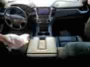 2018 Chevrolet Suburban LT z VIN 1GNSKHKC7JR129589, wystawiony jako Copart lot #62144164 z przebiegiem 118 667 mil mil oraz Szkoda całkowita • Salvage title. Historia ofert i sprzedaży dostępna na DreamBid. Obrazek 8.