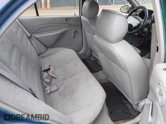 ✅ 1997 Ford Escort • VIN: 1FALP10P3VW130764 • Lot: 42097455. Listed on IAAI with 78,000 mi. Free auction sales archive from the USA and detailed vehicle history report at DreamBid. Image 8.