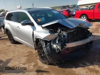 ✅ 2015 Toyota Highlander XLE • VIN: 5TDKKRFH9FS052284 • Lot: 43329958. Wystawiony na IAAI z przebiegiem 179 815 mil. Bezpłatny archiwum sprzedaży aukcyjnych z USA i szczegółowy raport historii pojazdu na DreamBid. Zdjęcie 1.