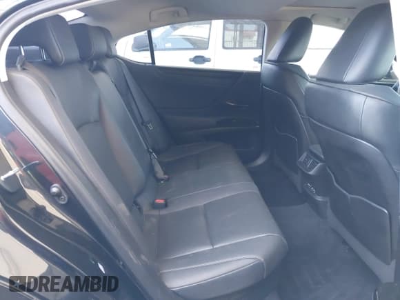 ✅ 2022 Lexus ES 300h • VIN: 58ADA1C16NU025224 • Lot: 42266076. Wystawiony na IAAI z przebiegiem 42 686 mil. Bezpłatny archiwum sprzedaży aukcyjnych z USA i szczegółowy raport historii pojazdu na DreamBid. Zdjęcie 8.