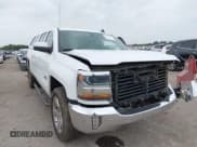✅ 2018 Chevrolet Silverado 1500 LT • VIN: 1GCPCREC4JF216526 • Lot: 43520727. Wystawiony na IAAI z przebiegiem 51 430 mil. Bezpłatny archiwum sprzedaży aukcyjnych z USA i szczegółowy raport historii pojazdu na DreamBid. Zdjęcie 1.