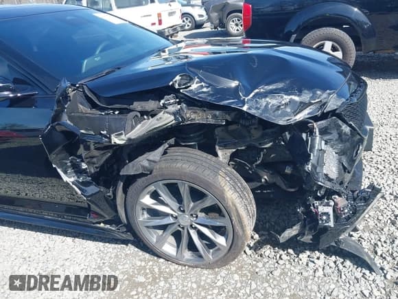 ✅ 2025 Cadillac CT5 Sport • VIN: 1G6DP5RK0S0109112 • Lot: 41955382. Listed on IAAI with 5,107 mi. Free auction sales archive from the USA and detailed vehicle history report at DreamBid. Image 6.