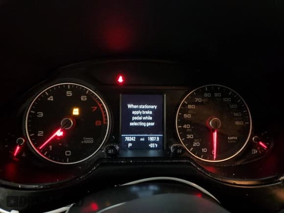 ✅ 2015 Audi Q5 Premium Plus • VIN: WA1DGAFP3FA116524 • Lot: 92847625. Wystawiony na Copart z przebiegiem 70 242 mil. Bezpłatny archiwum sprzedaży aukcyjnych z USA i szczegółowy raport historii pojazdu na DreamBid. Zdjęcie 9.