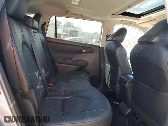 ✅ 2022 Toyota Highlander XLE • VIN: 5TDGZRAH8NS128794 • Лот: 84743195. Опубликован ранее на Copart с пробегом 53 113 миль. Бесплатный доступ к архиву аукционных продаж из США и подробный отчёт об истории автомобиля на DreamBid. Изображение 11.