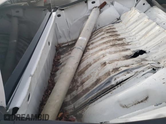 ✅ 2018 Chevrolet Silverado 1500 LS • VIN: 3GCUKNEC2JG602813 • Лот: 81661614. Опубликован ранее на Copart с пробегом 116 525 миль. Бесплатный доступ к архиву аукционных продаж из США и подробный отчёт об истории автомобиля на DreamBid. Изображение 14.