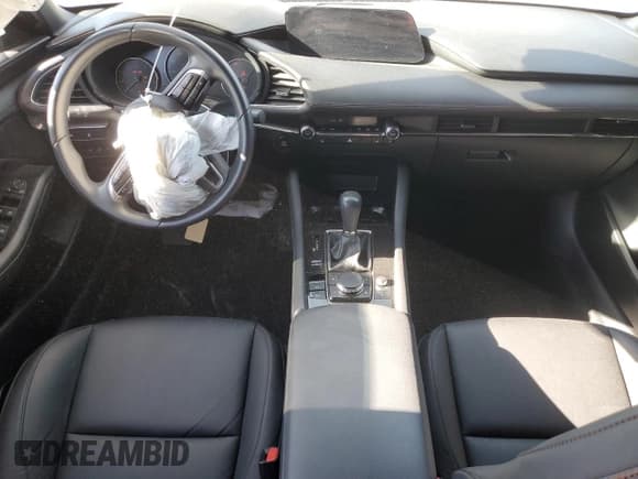 ✅ 2024 Mazda 3 S Preferred • VIN: JM1BPALM2R1654353 • Лот: 92496015. Опубликован ранее на Copart с пробегом 17 889 миль. Бесплатный доступ к архиву аукционных продаж из США и подробный отчёт об истории автомобиля на DreamBid. Изображение 8.