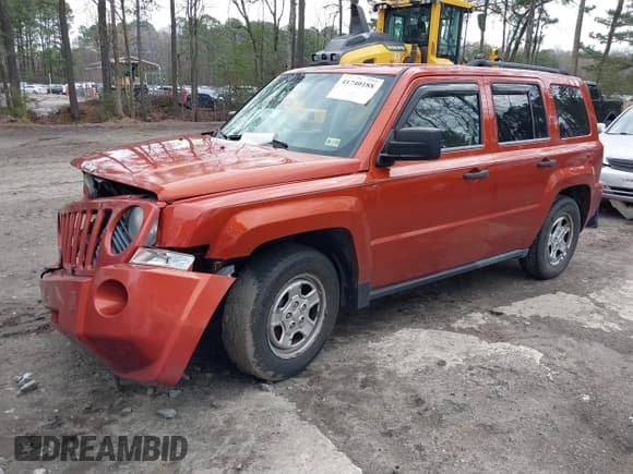 ✅ 2009 Jeep Patriot Sport • VIN: 1J4FT28B69D122011 • Lot: 41740188. Wystawiony na IAAI z przebiegiem 111 848 mil. Bezpłatny archiwum sprzedaży aukcyjnych z USA i szczegółowy raport historii pojazdu na DreamBid. Zdjęcie 2.